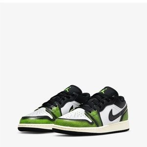 NEW Nike air jordan low 1 US7.5/EU 38